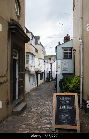 18. Mai 2019. Badewanne, Oxford, Oxfordshire OX1 3SU Vereinigtes Königreich, England. St Helen's Passage. Netten Straße in der Stadt der träumenden Turmspitzen. Stockfoto