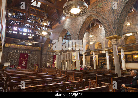 Ägypten, Kairo, Innenansicht der koptisch-orthodoxen Kirche der Heiligen Jungfrau Maria. Auch bekannt als Hängende Kirche. Stockfoto