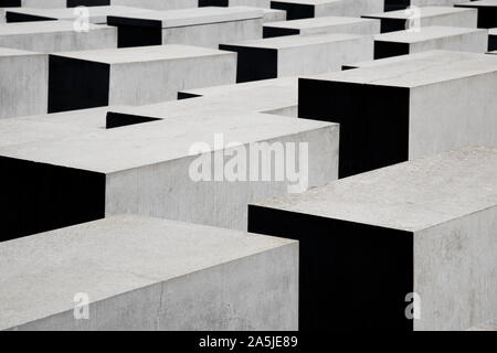 BERLIN, DEUTSCHLAND - 26. MAI 2018: Detail des Denkmals für die ermordeten Juden Europas, auch Holocaust-Mahnmal in Berlin bekannt Stockfoto