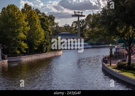 Orlando, Florida. Oktober 10, 2019. Taxiboat in Epcot Bereich in Epcot (33) Stockfoto