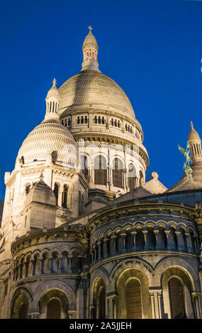 Sacre Coeur Basilika bei Nacht Stockfoto