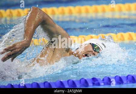 (191021) - Wuhan, Oktober 21, 2019 (Xinhua) - Ji Xinjie von China konkurriert, während die Männer 200m Freistil Finale von Baden am 7. CISM Military World Games in Wuhan, der Hauptstadt der Provinz Hubei in Zentralchina, Okt. 21, 2019. (Xinhua / Cheng Min.) Stockfoto