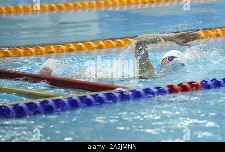 (191021) - Wuhan, Oktober 21, 2019 (Xinhua) - Wang Jia China konkurriert bei den einzelnen Schwimmen der Frauen von luftfahrttechnischen fünfkampf an der 7th CISM Military World Games in Wuhan, der Hauptstadt der Provinz Hubei in Zentralchina, Okt. 21, 2019. (Xinhua / Jin Liangkuai) Stockfoto