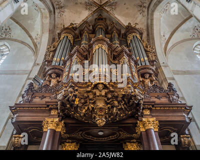 Zwolle, Niederlande - 18. Mai 2018: Der Schnitger-orgel in der Grote von Sint-Michaelskerk ist eine der größten Orgeln in den Niederlanden. Stockfoto