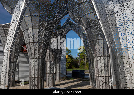 Detroit, Michigan - eine Marokkanische - Innenhof inspiriert, oder Riad, in Detroit. Der Innenhof ist als kommunale Sammlung Platz in einem größeren Co bestimmt Stockfoto