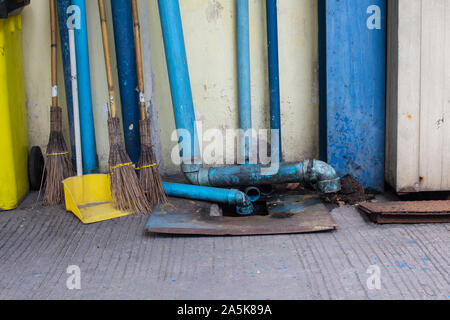 Abwasser Abfluss, Wasser Abwasser Rohr von Gebäuden Stockfoto