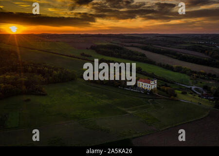 Kirche von St. Kate frühen barocken Sakralbau von 1697 - 99. Nach einem früheren Entwurf von J. B. Matheye, eine Kirche mit zwei Türmen gebaut decorat Stockfoto