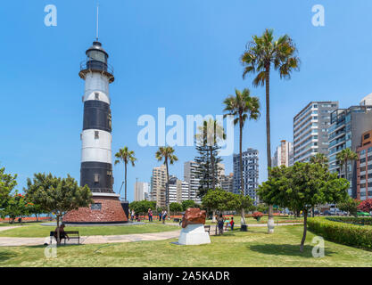 Lima, Miraflores. La Marina Leuchtturm im Parque El Faro, Miraflores, Lima, Peru, Südamerika Stockfoto