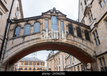Hertford Brücke, Oxford (Großbritannien, England). 18. Mai 2019. Oft als "die Seufzerbrücke' wegen seiner ressemblance mit der in Venedig. Stockfoto