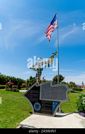 Edelstahl 'Frieden' Statue an Grandcamp Maisy in Frankreich. Stockfoto