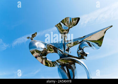 Edelstahl 'Frieden' Statue an Grandcamp Maisy in Frankreich. Stockfoto