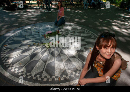 Der John Lennon Memorial Mosaik in Strawberry Fields, im Central Park, New York City, USA. Stockfoto