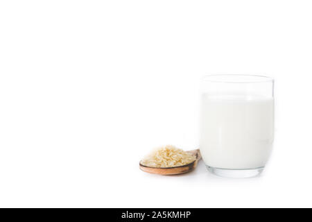 Reis Milch in Glas auf weißem Hintergrund. Platz kopieren Stockfoto