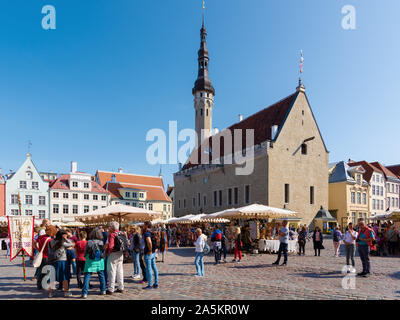 Markt Raekoja plats, Tallinn, Estland Stockfoto