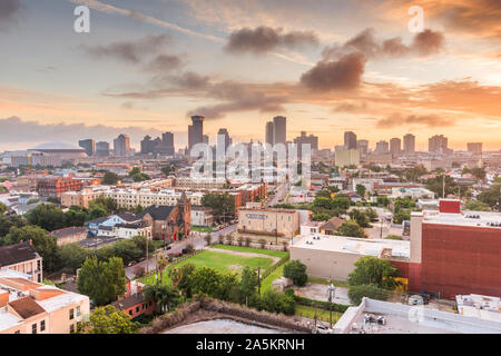 New Orleans, Louisiana Downtown Skyline der Stadt in der Dämmerung. Stockfoto