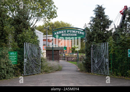 Der Eingang zu den Abbey Pumping Station Museum für Wissenschaft und Technologie auf die Corporation Road, Leicester Stockfoto