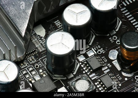 Leiterplatte und Microchip, oder cpu-closeup - elektronische Komponente für digitale Geräte, Konzept für die Entwicklung der elektrischen Stromkreis des Steuergeräts Stockfoto