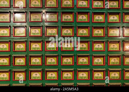 Ein Display für Traditionelle Chinesische Medizin in Kowloon, Hong Kong. Stockfoto