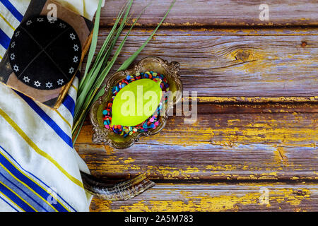 Jüdische rituelle Festival von Sukkot in der jüdischen religiösen Symbols Etrog, Stockfoto