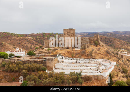 Blick auf mertola Schloss im portugiesischen Algarve Portugal Stockfoto