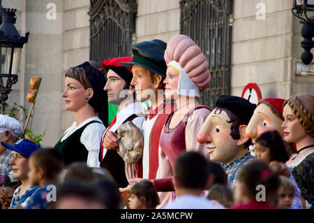 Die Riesen Parade während La Merce Festival 2019 am Placa de Sant Jaume in Barcelona, Spanien Stockfoto