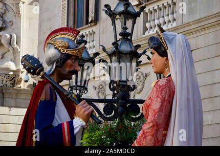 Die Riesen Parade während La Merce Festival 2019 am Placa de Sant Jaume in Barcelona, Spanien Stockfoto