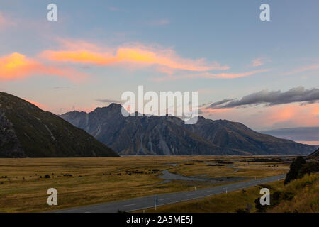 Sonnenuntergang über Aoraki National Park Village, Neuseeland Stockfoto