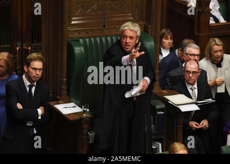 (London, UK. 21. Okt 2019. John Bercow (C), Sprecher des britischen Unterhauses, spricht im Unterhaus in London, Großbritannien, am Okt. 21, 2019. Der Sprecher des britischen Unterhauses, John Bercow, am Montag lehnt das Angebot eines Regierung für eine sinnvolle Abstimmung auf der Strecke London-Brüssel Brexit Abkommen in den Tag. (Jessica Taylor/britischen Parlament/Handout über Xinhua) HOC MANDATORY CREDIT: britische Parlament/Jessica Taylor Quelle: Xinhua/Alamy leben Nachrichten Stockfoto