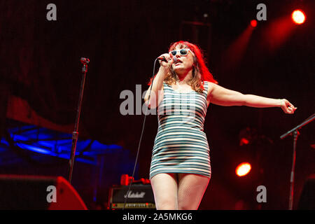 September 15, 2019, Chicago, Illinois, USA: Tobi Vail von Bikini KIll während der Riot Fest Musik Festival bei Douglas Park in Chicago, Illinois (Bild: © Daniel DeSlover/ZUMA Draht) Stockfoto