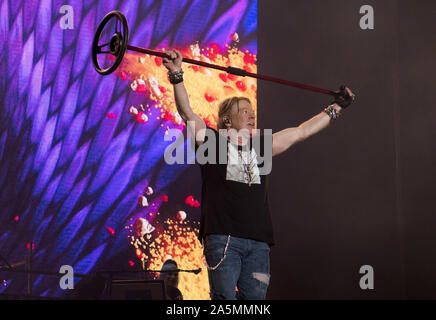Oktober 20, 2019, Tijuana, Baja California, Mexiko: Sänger Axel Rose von der Rockband Guns N' Roses führt live auf der Bühne während eines Konzertes auf ihre Die nicht in diesem Leben Tour am Estadio Caliente. (Bild: © KC Alfred/ZUMA Draht) Stockfoto