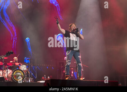 Oktober 20, 2019, Tijuana, Baja California, Mexiko: Sänger Axel Rose von der Rockband Guns N' Roses führt live auf der Bühne während eines Konzertes auf ihre Die nicht in diesem Leben Tour am Estadio Caliente. (Bild: © KC Alfred/ZUMA Draht) Stockfoto