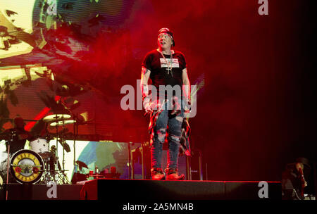Oktober 20, 2019, Tijuana, Baja California, Mexiko: Sänger Axel Rose von der Rockband Guns N' Roses führt live auf der Bühne während eines Konzertes auf ihre Die nicht in diesem Leben Tour am Estadio Caliente. (Bild: © KC Alfred/ZUMA Draht) Stockfoto