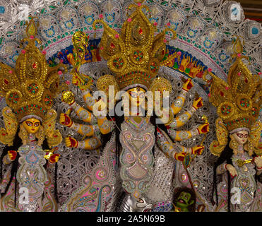 Eine Ansicht von Durga Puja Pandal Idiol Innen Stockfoto