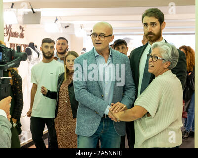 Neapel, Italien. Okt, 2019 20. Der Direktor der Chi Alfonso Signorini super-Host an den berühmtesten Hochzeitsmesse in Neapel auf der Mostra d'Oltremare. (Foto von Sonia Brandolone/Pacific Press) Quelle: Pacific Press Agency/Alamy leben Nachrichten Stockfoto