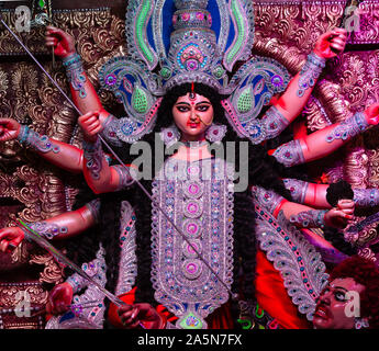 Eine Ansicht von Durga Puja Pandal Idiol Innen Stockfoto