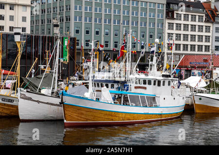 Torgdagen (Markttag) 2019, Bergen, Norwegen. An einem regnerischen Tag... Stockfoto