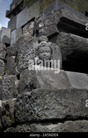Buddha in Tempel Mendut, Zentraljava, Indonesien. Stockfoto