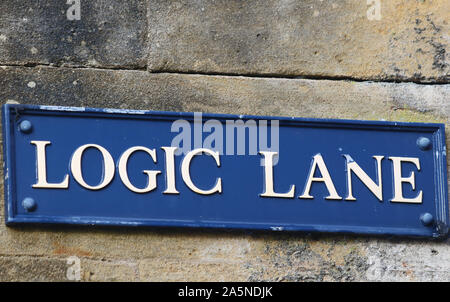 Straßenschild der alten Logik Lane Kennzeichnung eine kleine Passage führt von Merton Straße an der High Street in Oxford, England Stockfoto