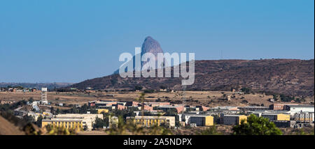 Zu Fuß rund um die historische Stadt Axum - Äthiopien Stockfoto