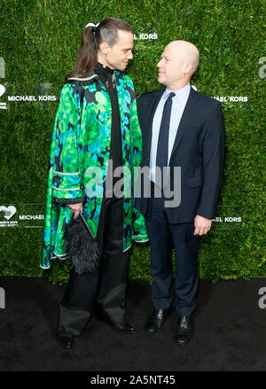 Jordan Roth und Richie Jackson nehmen an der 13. jährlichen goldenen Herzen Auszeichnungen bei Cipriani South Street (Foto von Lew Radin/Pacific Press) Stockfoto