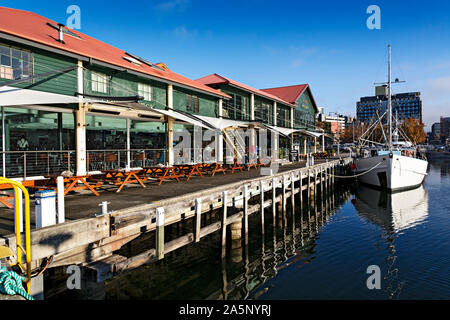 Hobart Australien/Mures Seafood Restaurant in Hobart, Tasmanien. Das preisgekrönte Restaurant wurde 1973 gegründet. Mures besitzen Ihr eigenes Angeln boa Stockfoto