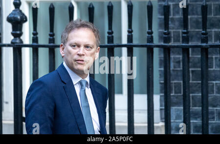 London, Großbritannien. 22 Okt, 2019. Grant Shapps kommt an einer Kabinettssitzung am 10 Downing Street, London Quelle: Ian Davidson/Alamy leben Nachrichten Stockfoto