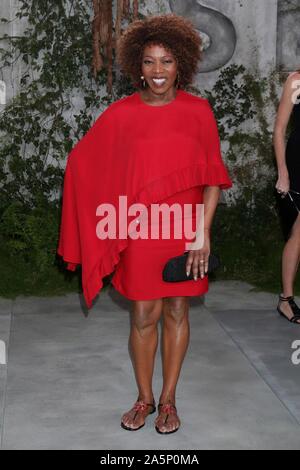 Los Angeles, CA. Okt, 2019 21. Alfre Woodard in der Ankunftshalle für siehe Serie Premiere auf Apple TV, Regency Dorf Theater - Westwood, Los Angeles, CA 21. Oktober 2019. Credit: Priscilla Grant/Everett Collection/Alamy leben Nachrichten Stockfoto