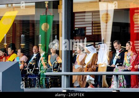 Tokio, Japan. 22 Okt, 2019. König Tupou VI und der Königin von Tonga, König Jigme Khesar Namgyal Wangchuk und Königin Jetsün Pema von Bhutan, König und Königin Maxima Willem-Alexander der Niederlande, Kronprinz Felipe und Kronprinzessin Letizia von Spanien im Imperial Palace in Tokio, am 22. Oktober 2019, die Einweihung des Kaisers Naruhito Credit: Albert Nieboer/Niederlande/Point de Vue |/dpa/Alamy Leben Nachrichten zu besuchen Stockfoto