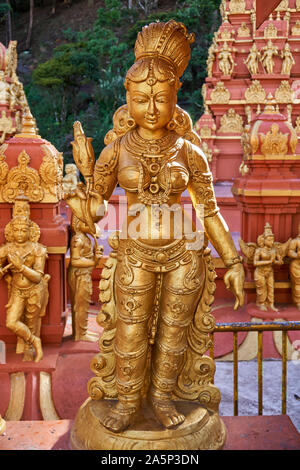 Goldene Statue von Sita im Sriramajayam Hindu Tempel, Nuwara Eliya, Sri Lanka Stockfoto