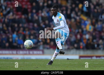 Bradford, Großbritannien. 19. Oktober 2019 in Crawley David Sesay während der Sky Bet Liga Match zwischen Bradford City und Crawley Town an Der Utilita Energie Stadion in Bradford. Quelle: Tele Images/Alamy leben Nachrichten Stockfoto