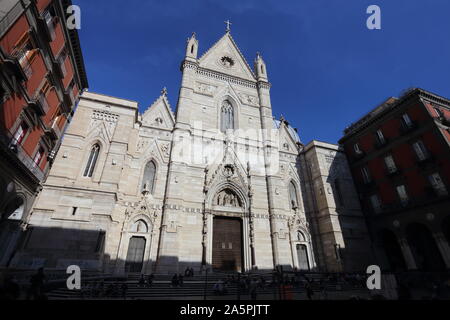 Neapel, Italien - Oktober 13, 2019: Der Dom von Neapel - der Metropolitan Kathedrale Santa Maria Assunta Stockfoto