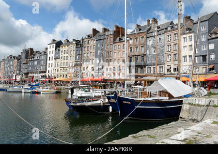 Honfleur, den alten Hafen (Calvados, Basse-Normandie, Frankreich, Europa). Stockfoto