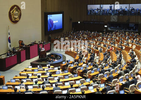 Seoul, Südkorea. 22 Okt, 2019. Oct 22, 2019 - Seoul, South Korea-In dieses Foto Fotograf ist Präsident Büro Fotograf. Südkoreas Präsident Moon Jae-in liefert ein jährliches Budget Adresse in der Nationalversammlung in Seoul Dienstag, Oktober 22, 2019. Credit: Präsident Büro/ZUMA Draht/Alamy leben Nachrichten Stockfoto