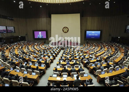 Seoul, Südkorea. 22 Okt, 2019. Oct 22, 2019 - Seoul, South Korea-In dieses Foto Fotograf ist Präsident Büro Fotograf. Südkoreas Präsident Moon Jae-in liefert ein jährliches Budget Adresse in der Nationalversammlung in Seoul Dienstag, Oktober 22, 2019. Credit: Präsident Büro/ZUMA Draht/Alamy leben Nachrichten Stockfoto